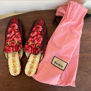 Only Available in Italy main Gucci store. Size 41 Gucci flats from Gucci Garden.